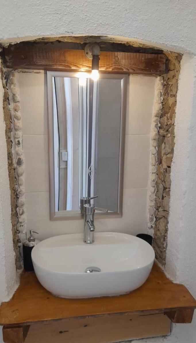 B&B 8A Castelbianco Colletta Esterno foto